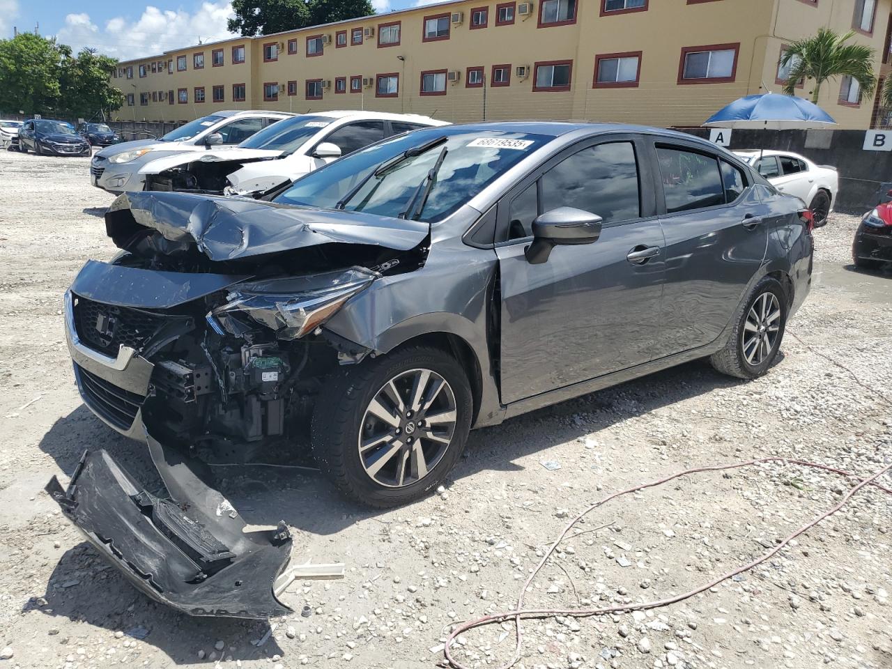 NISSAN VERSA SV