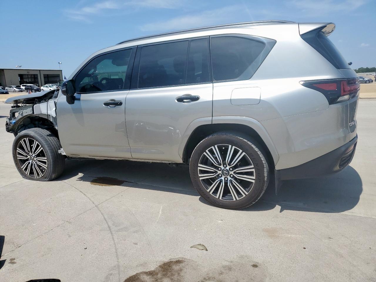 LEXUS LX 600 BASE