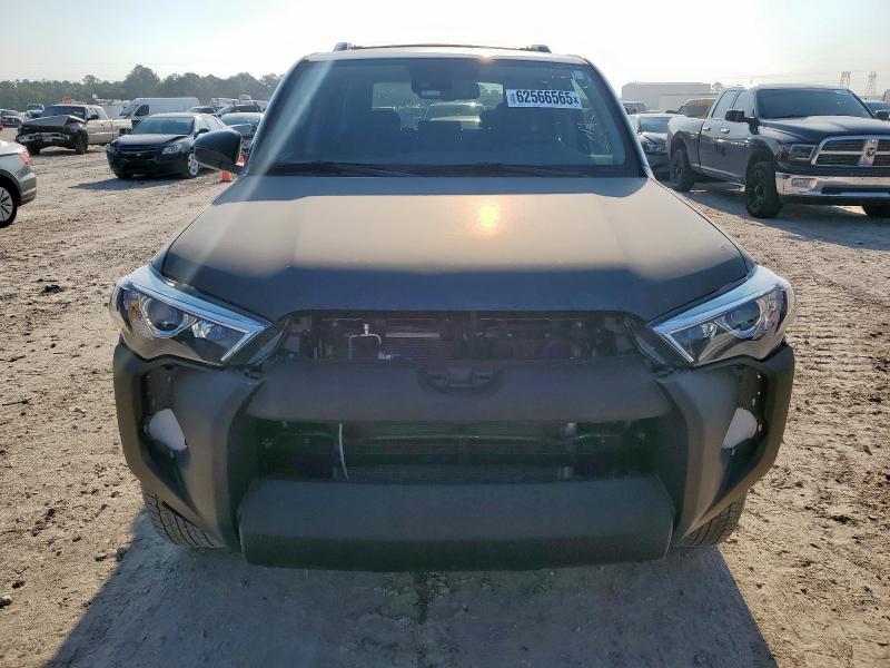 2023 TOYOTA 4RUNNER SR JTEEU5JR7P5280013