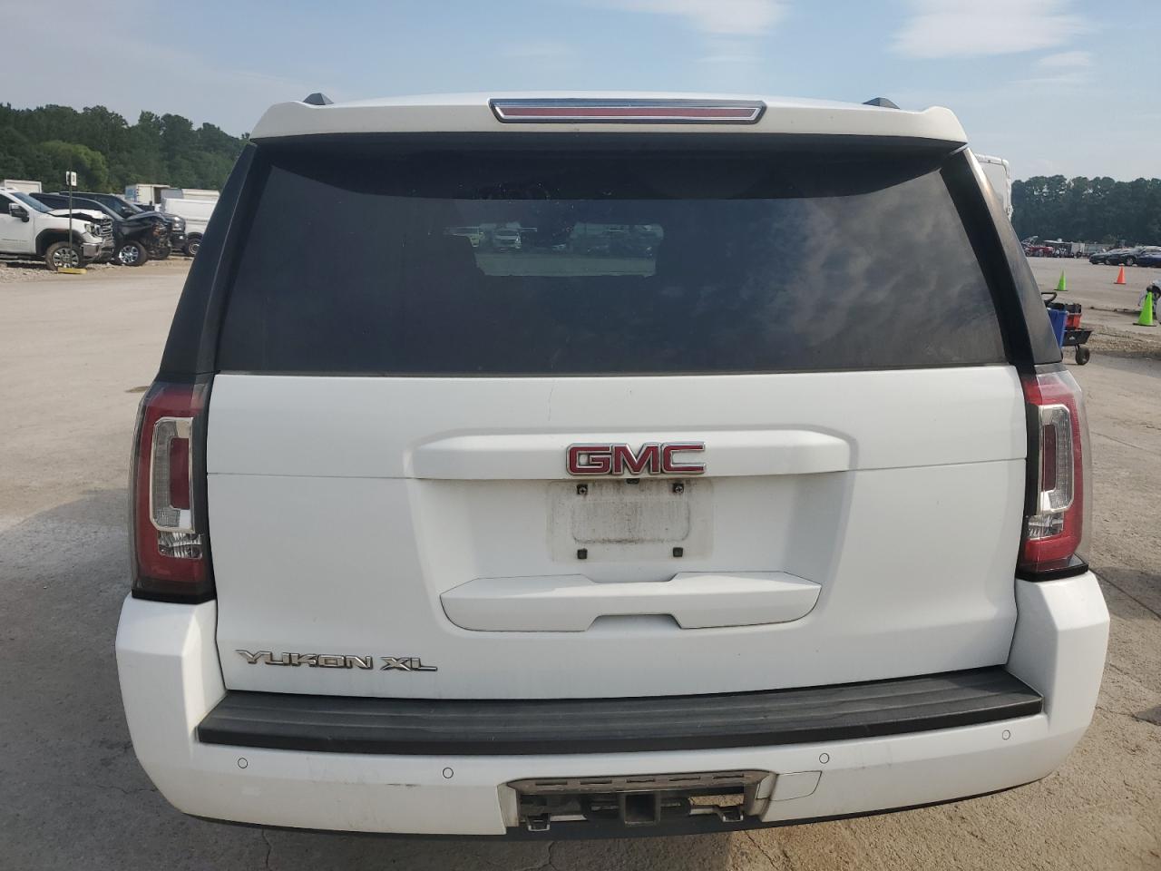 GMC YUKON C1500 SLT