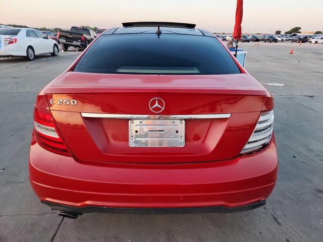 2014 MERCEDES-BENZ C 250 - WDDGJ4HB8EG266542