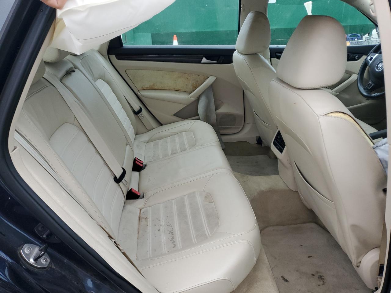 VOLKSWAGEN PASSAT SEL