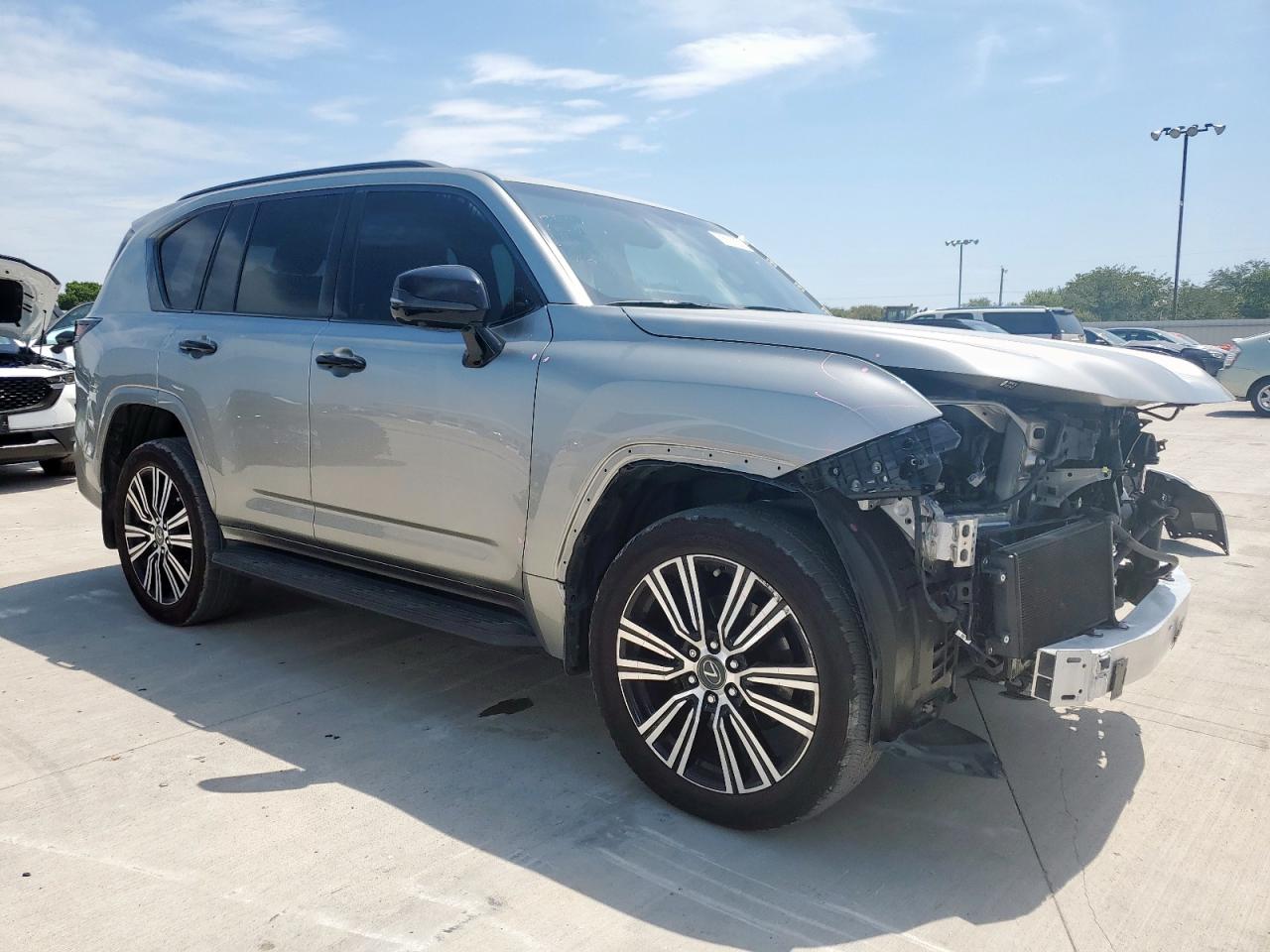 LEXUS LX 600 BASE
