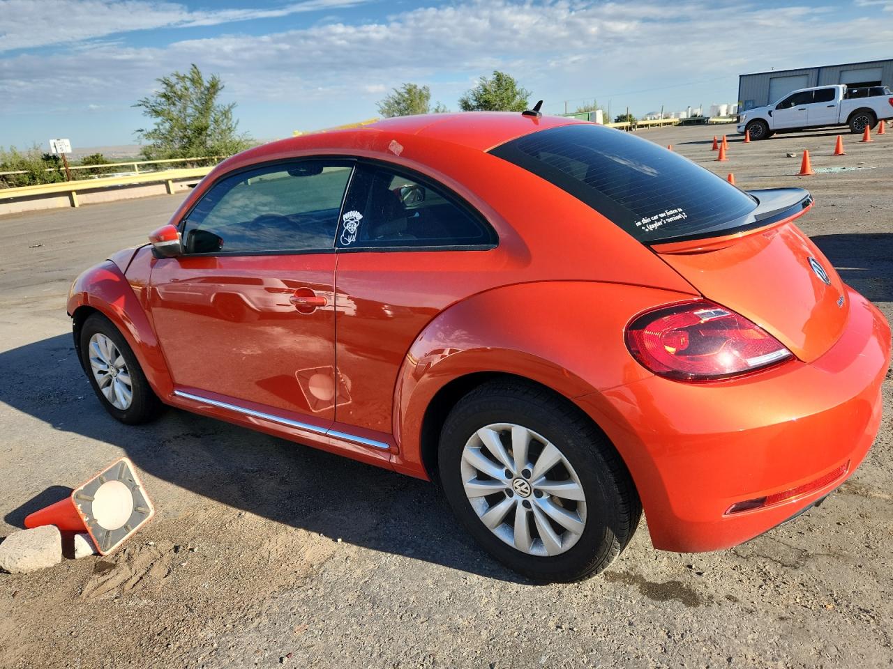 VOLKSWAGEN BEETLE S