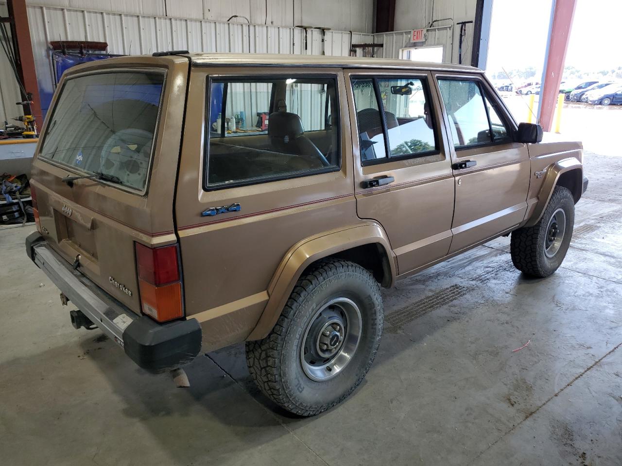 Lot #3216100084 1988 JEEP CHEROKEE P