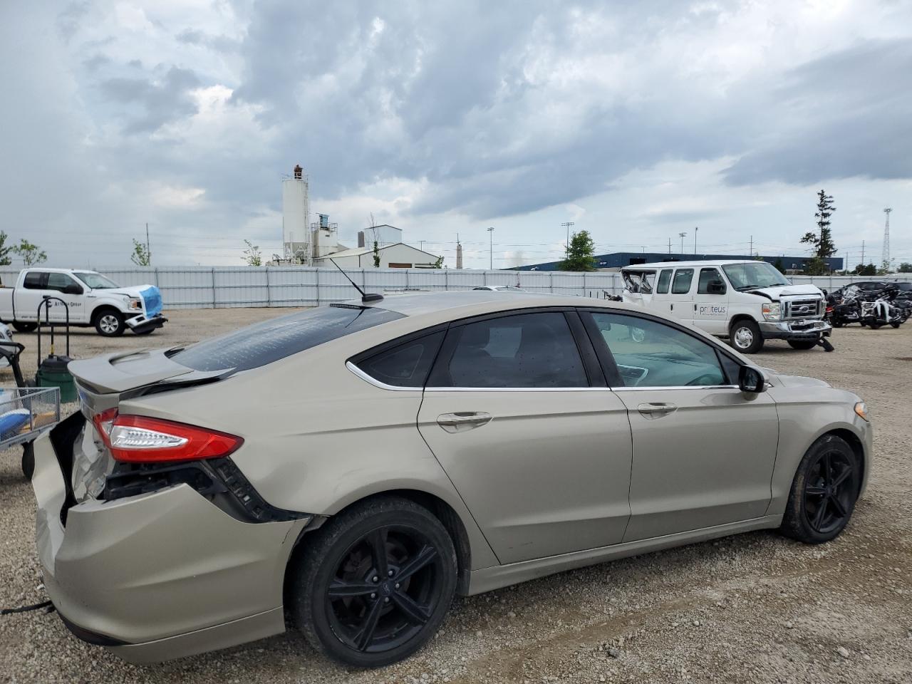 FORD FUSION SE