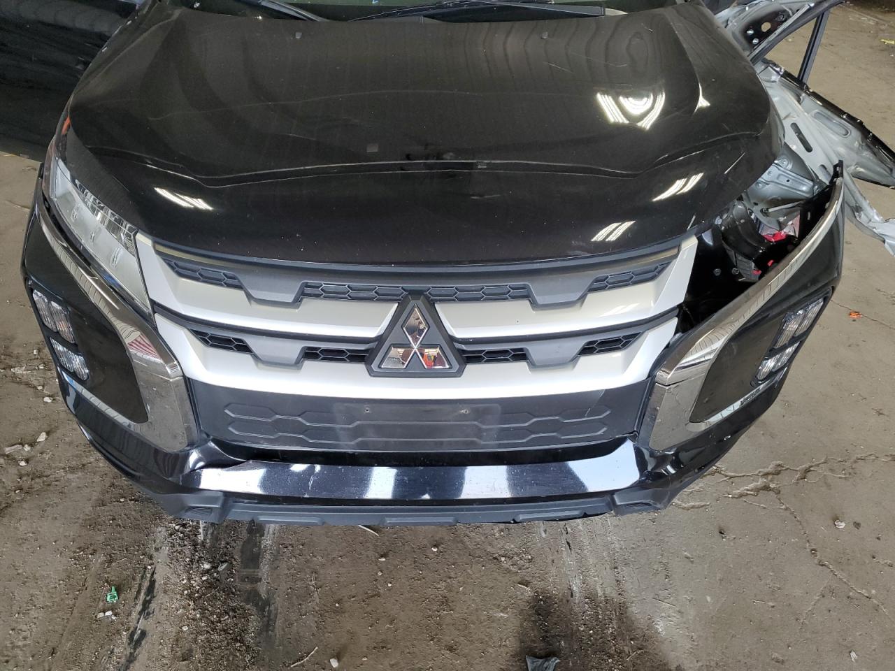 MITSUBISHI OUTLANDER ES
