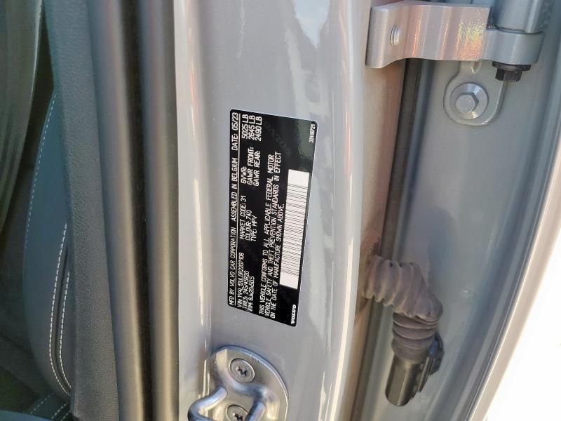 2024 VOLVO XC40 PLUS YV4L12UL0R2207108