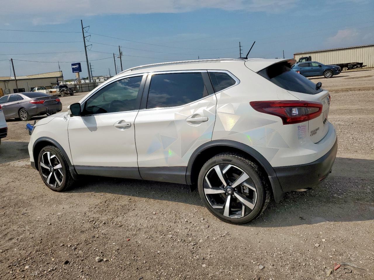 NISSAN ROGUE SPORT S