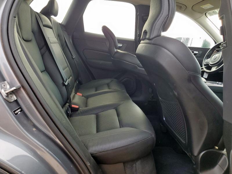 2021 VOLVO XC60 T5 MO YV4102RK1M1822775