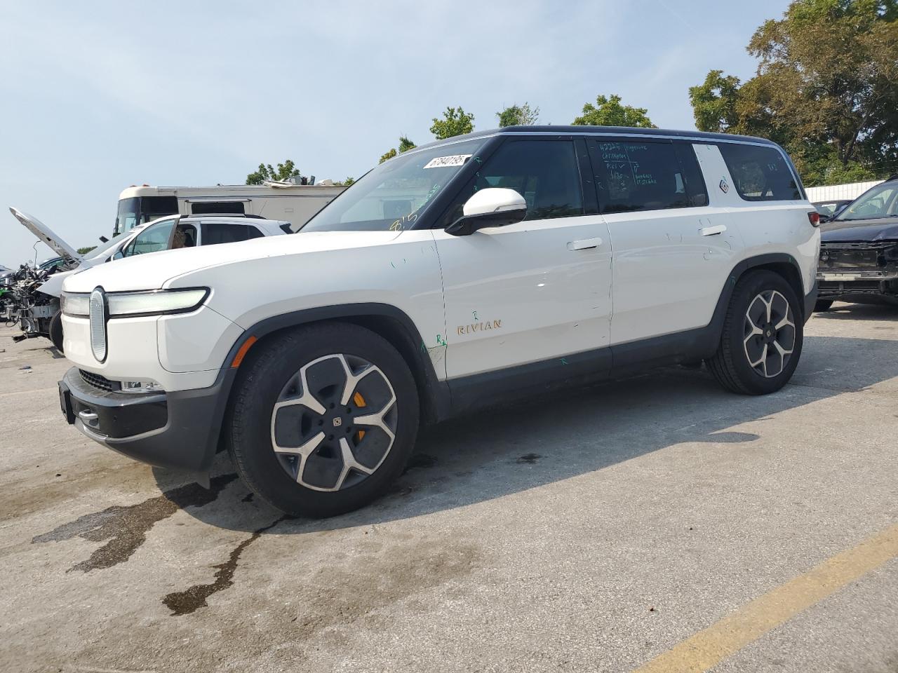 RIVIAN R1S ADVENTURE