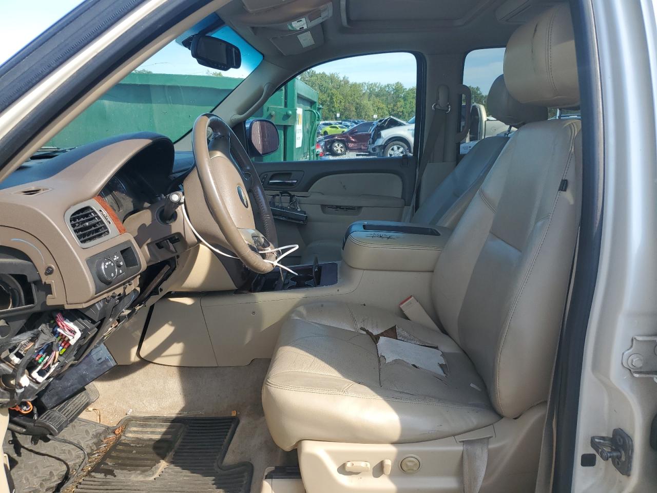 CHEVROLET TAHOE C1500 LTZ