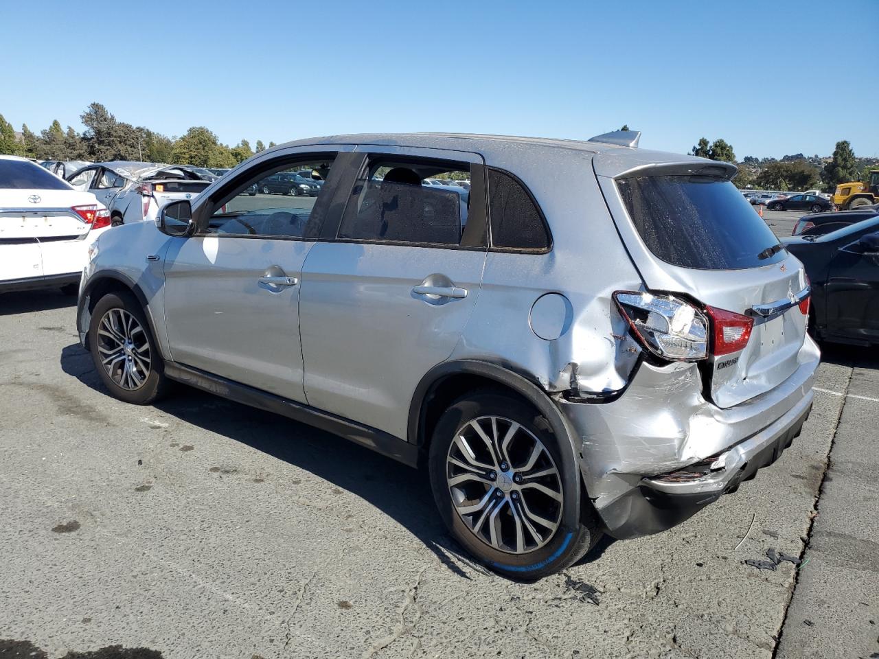 MITSUBISHI OUTLANDER ES