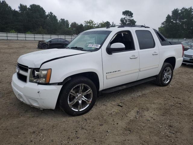 Global Auto Auctions: 2011 CHEVROLET AVALANCHE LS