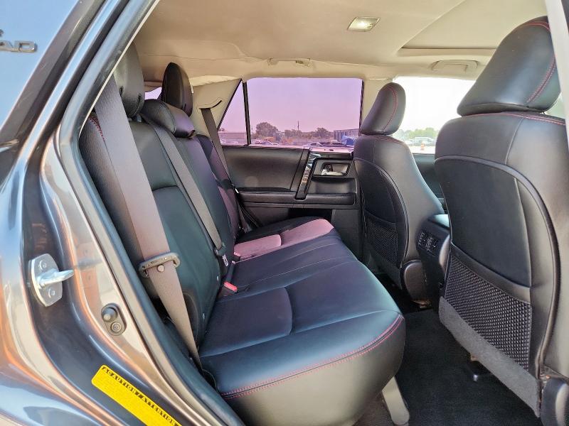 2017 TOYOTA 4RUNNER SR JTEBU5JR9H5470870