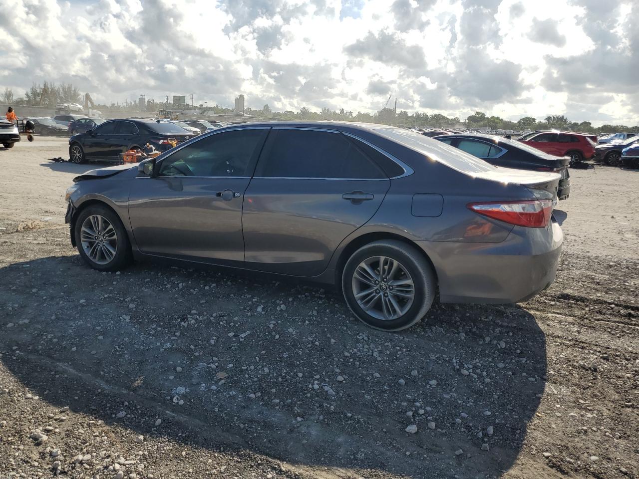 TOYOTA CAMRY LE