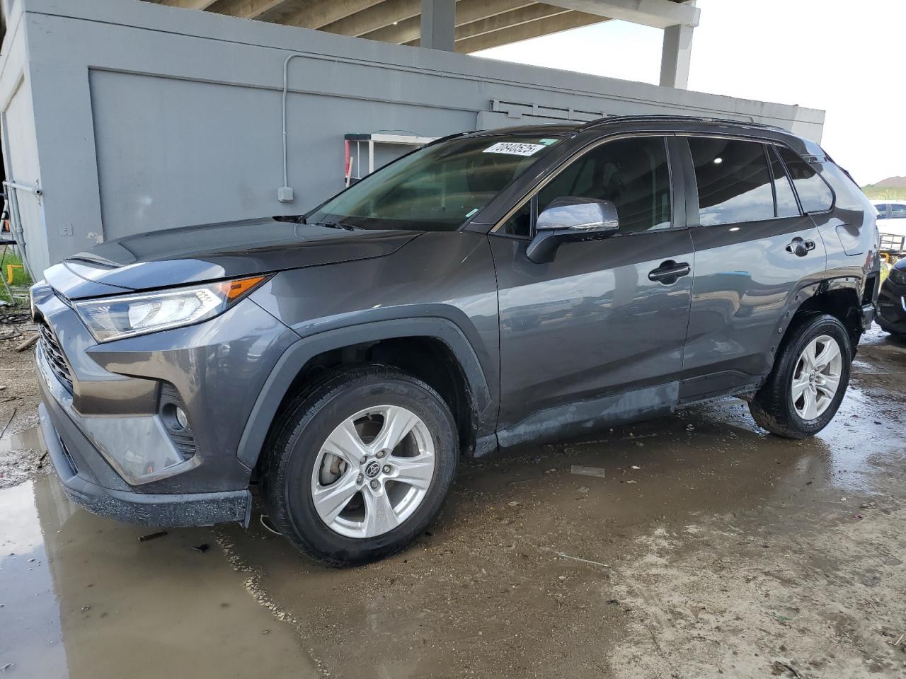 TOYOTA RAV4 XLE