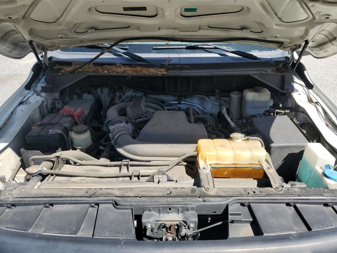 NISSAN NV2500 2500 S