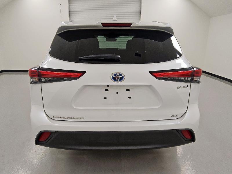 2022 TOYOTA HIGHLANDER HYBRID XLE 5TDGBRCH2NS543577