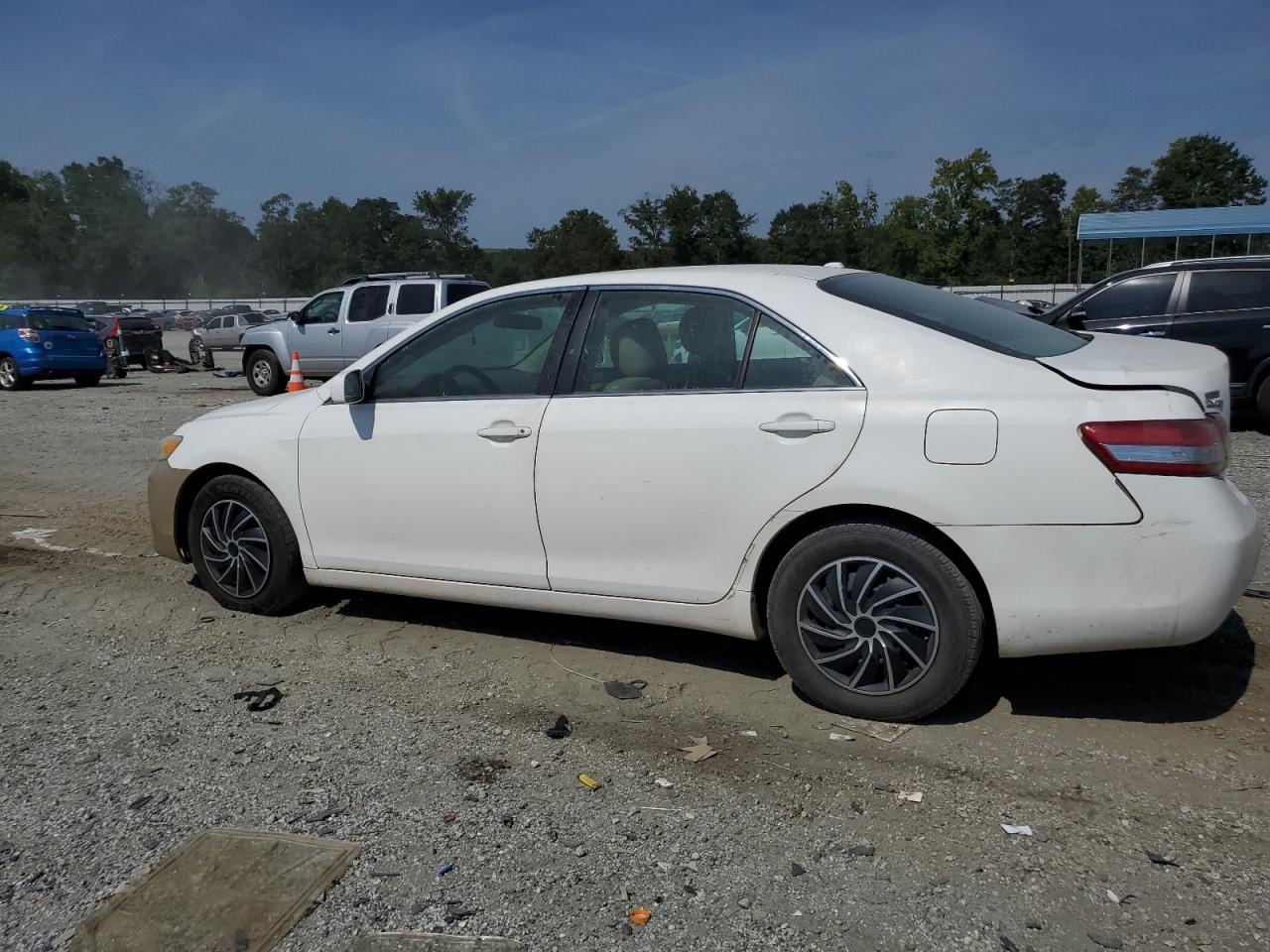 TOYOTA CAMRY BASE