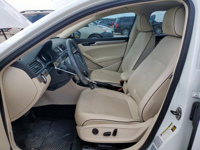 2017 VOLKSWAGEN PASSAT SE 1VWBT7A39HC014388
