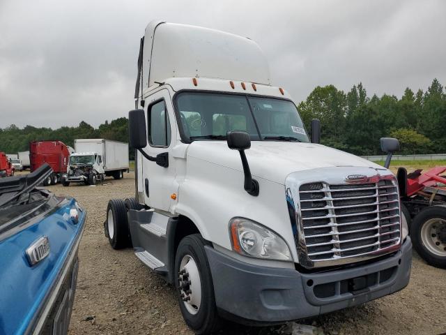 Global Auto Auctions: 2016 FREIGHTLINER CASCADIA 1