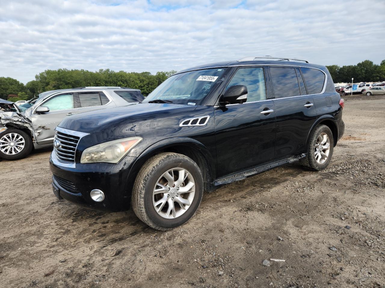 INFINITI QX56