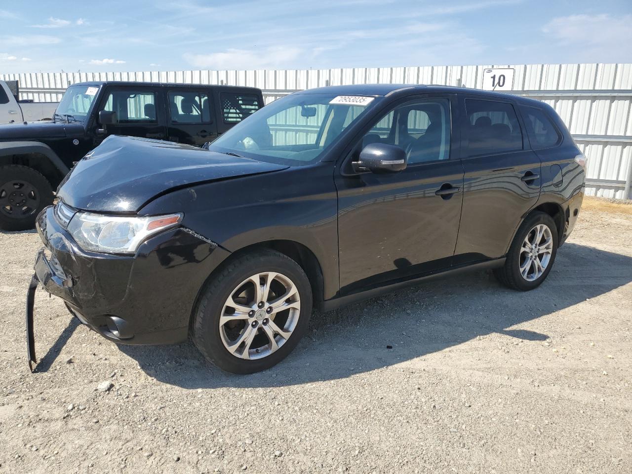 MITSUBISHI OUTLANDER SE