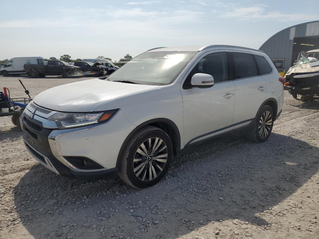 MITSUBISHI OUTLANDER SE