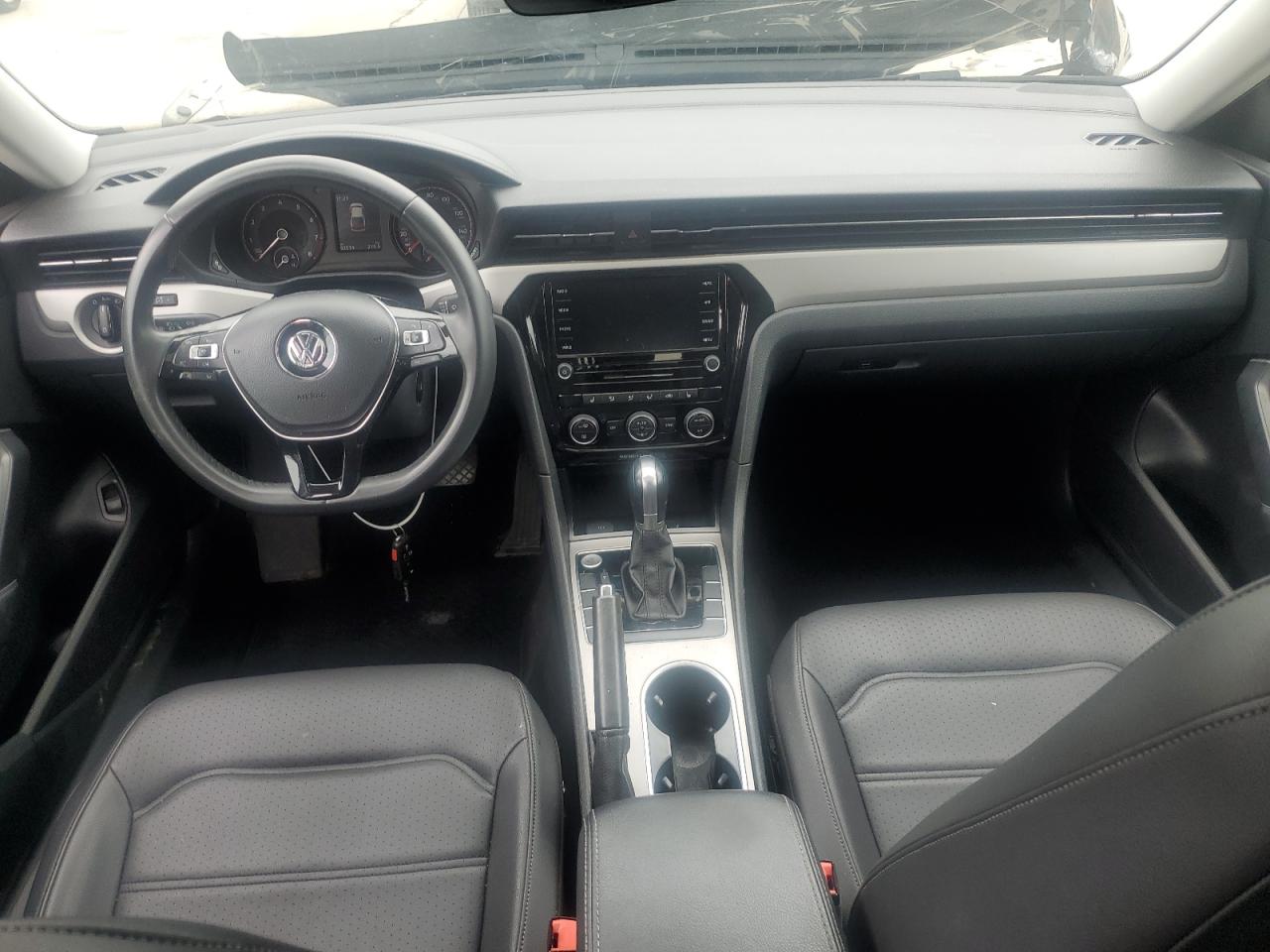 VOLKSWAGEN PASSAT SE