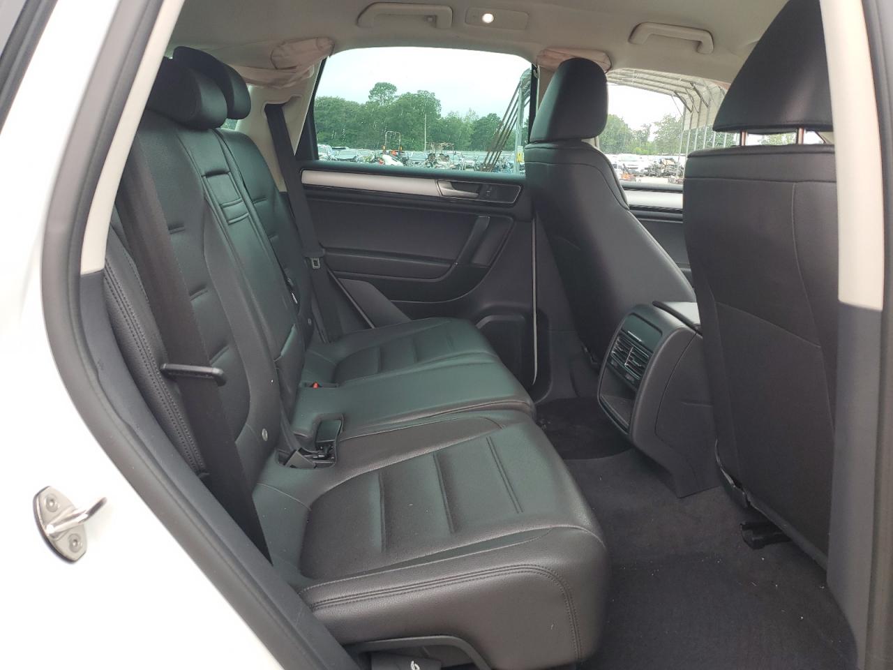 VOLKSWAGEN TOUAREG SPORT