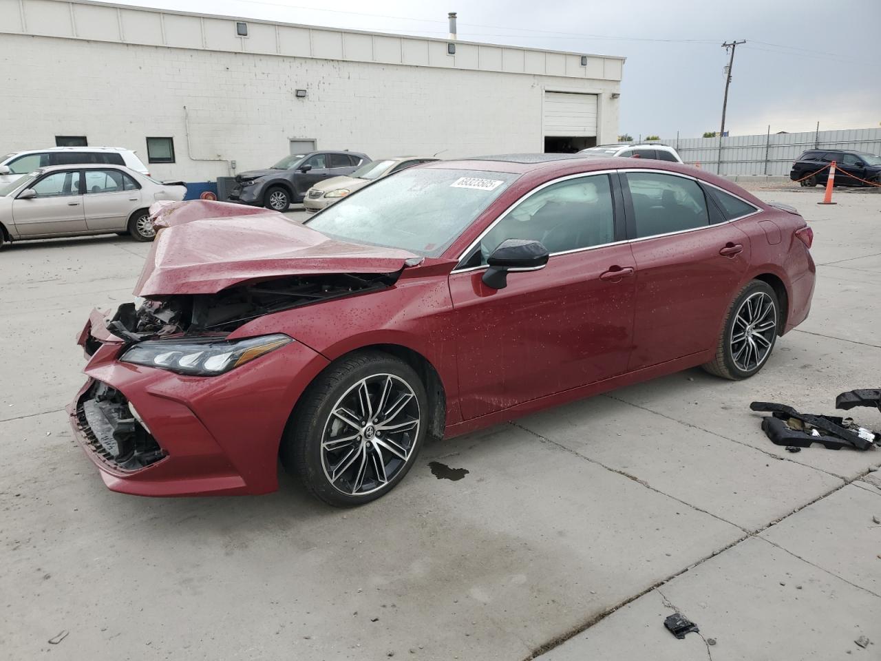 TOYOTA AVALON XLE