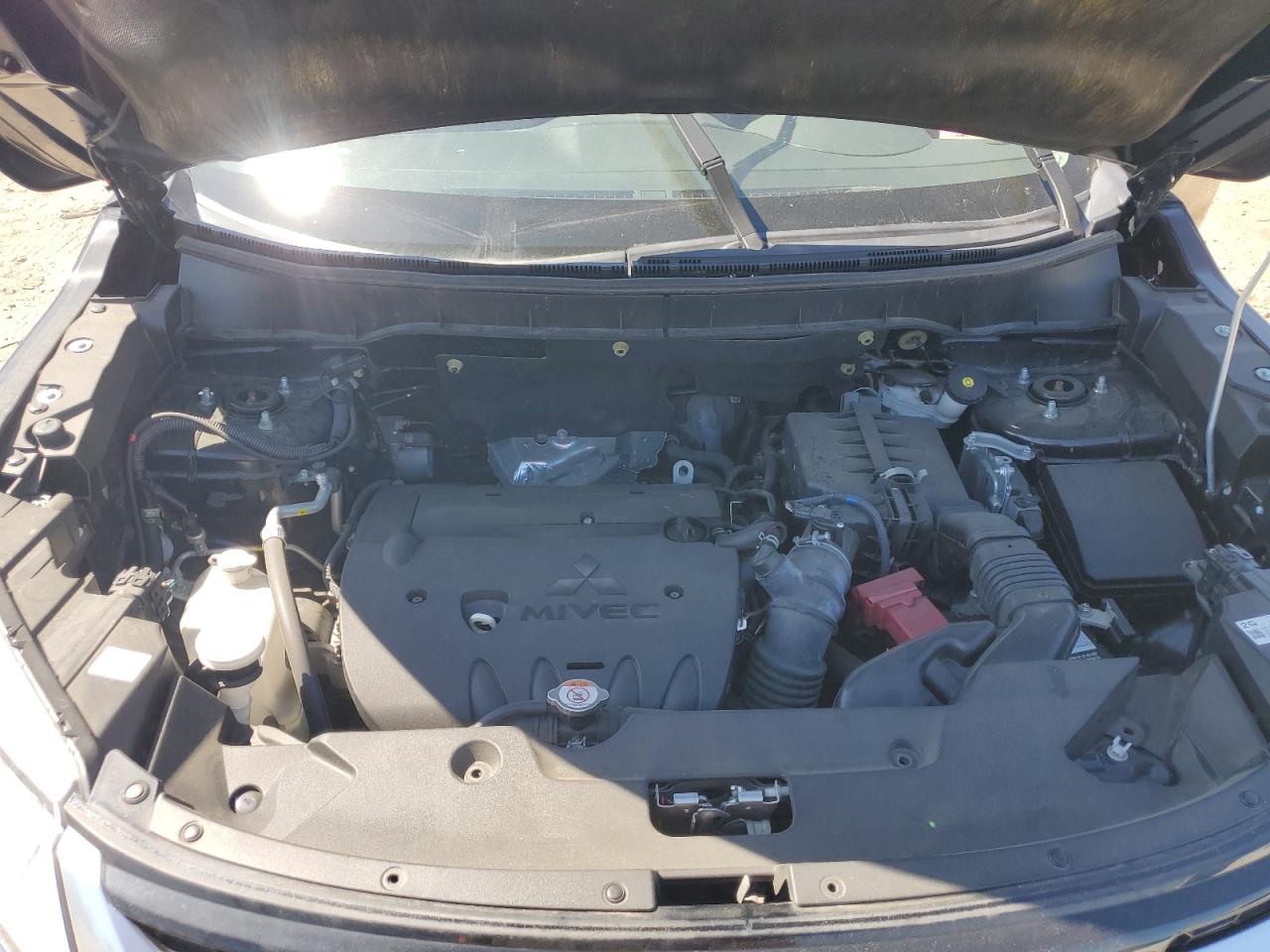 MITSUBISHI OUTLANDER SE