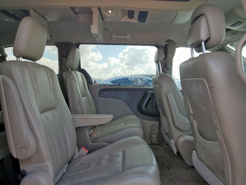 2015 CHRYSLER TOWN & COU 2C4RC1CG9FR578013