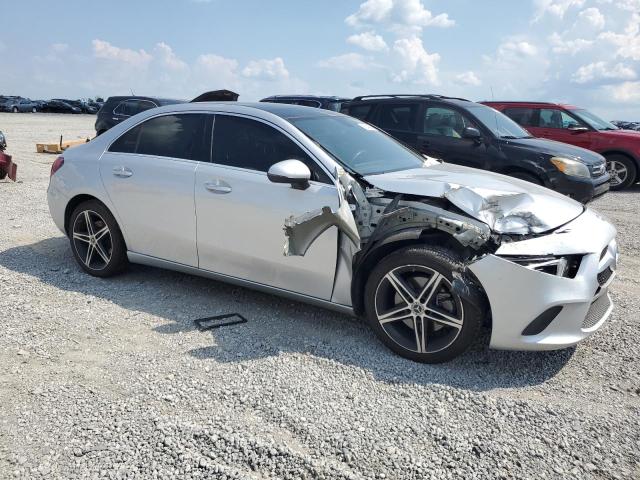 2022 MERCEDES-BENZ A 220 - W1K3G4EB7NJ338402