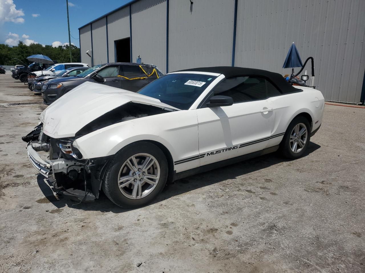FORD MUSTANG