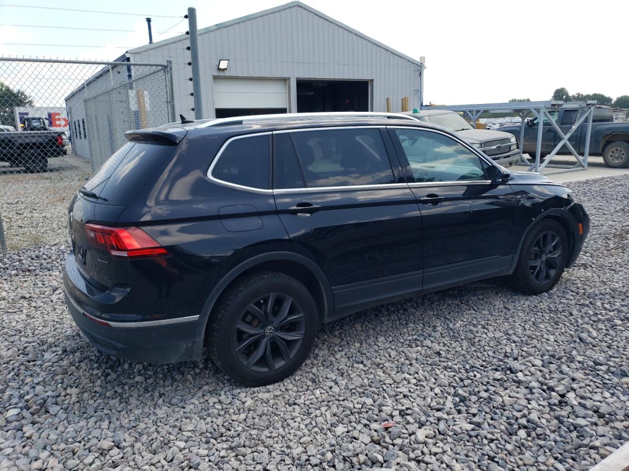 VOLKSWAGEN TIGUAN SE