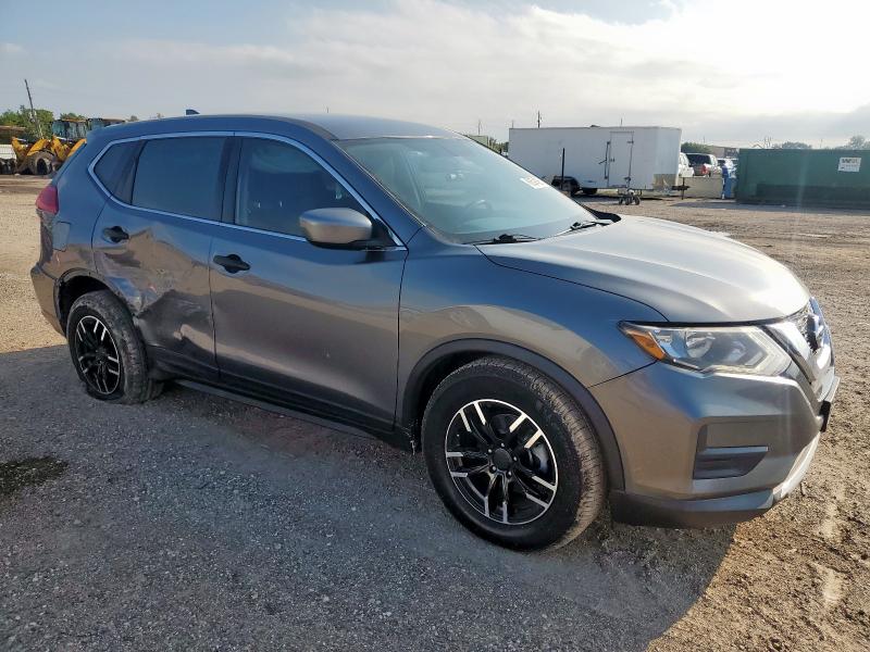 2017 NISSAN ROGUE S KNMAT2MT2HP569110