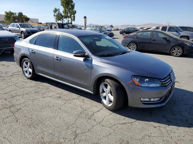 2015 VOLKSWAGEN PASSAT S 1VWAS7A36FC090680