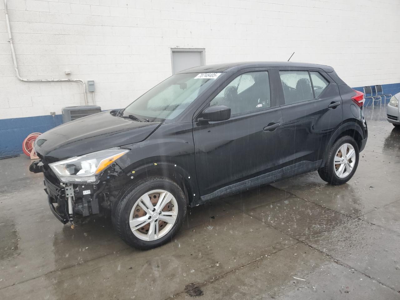 NISSAN KICKS S