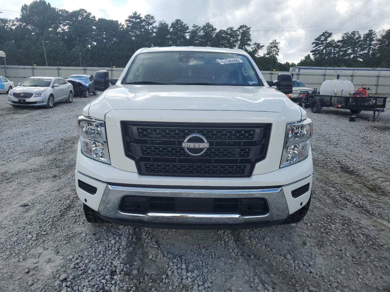 NISSAN TITAN SV