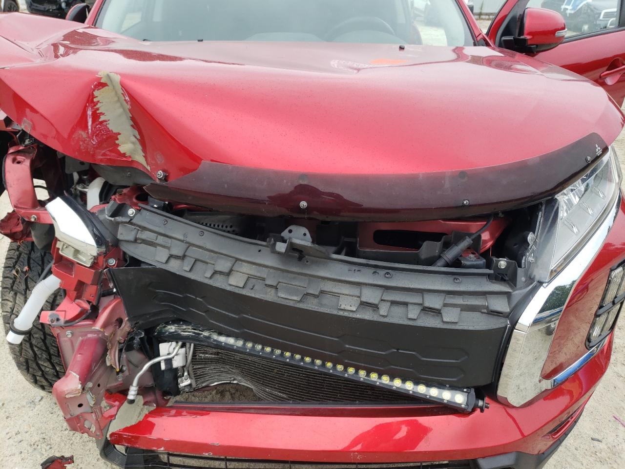 MITSUBISHI OUTLANDER ES