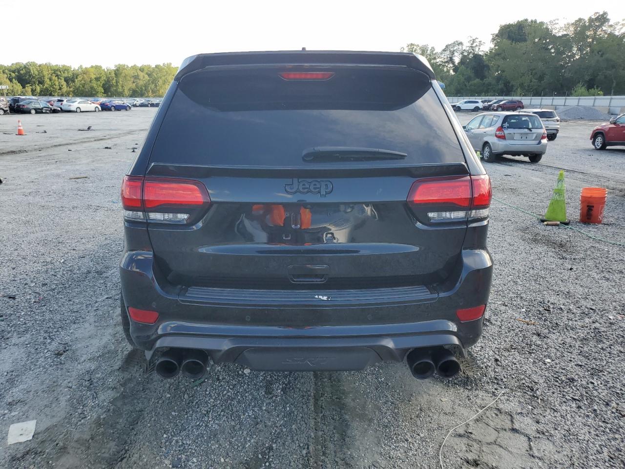 JEEP GRAND CHEROKEE SRT-8