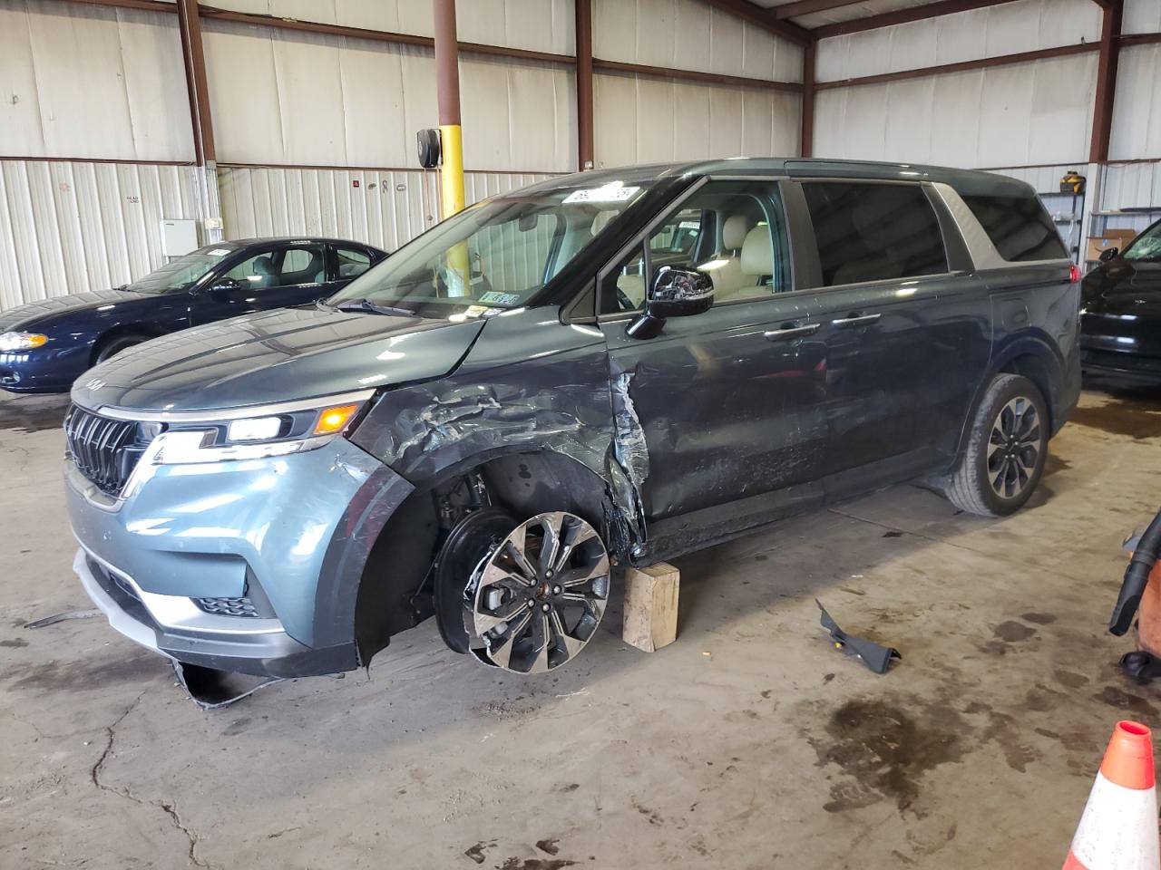 KIA CARNIVAL EX