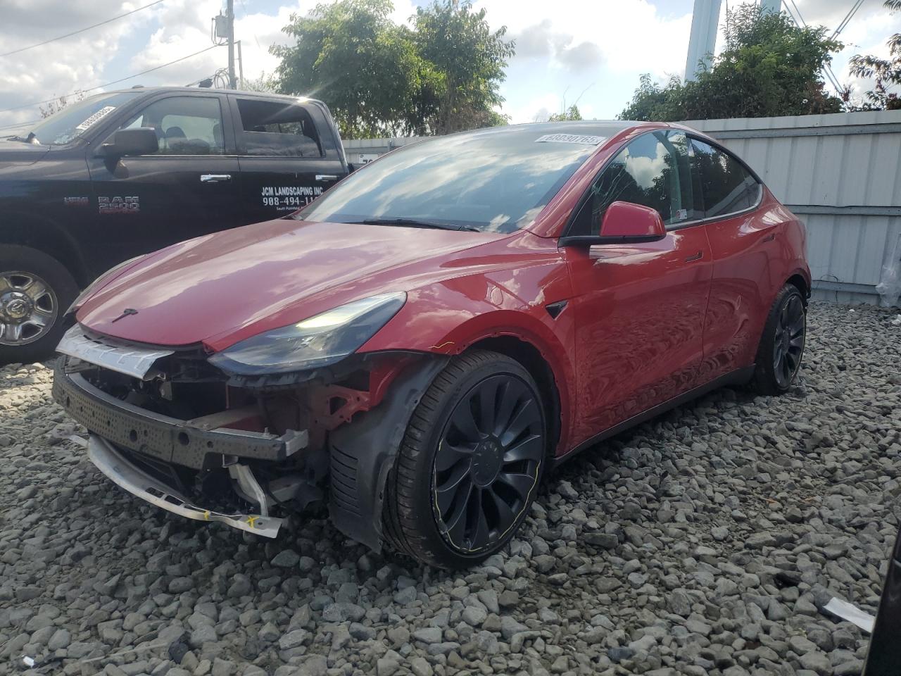 TESLA MODEL Y