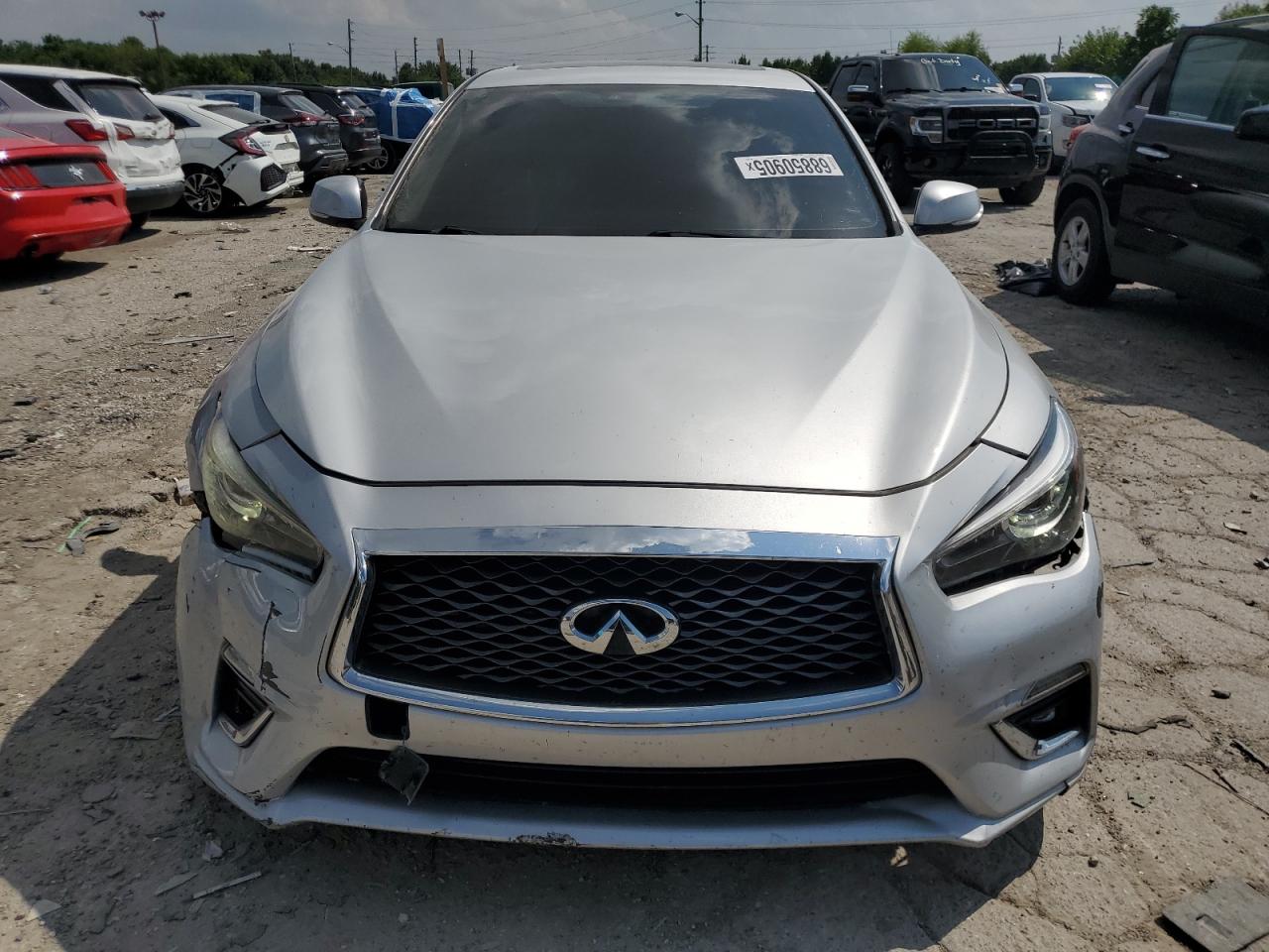 INFINITI Q50 LUXE
