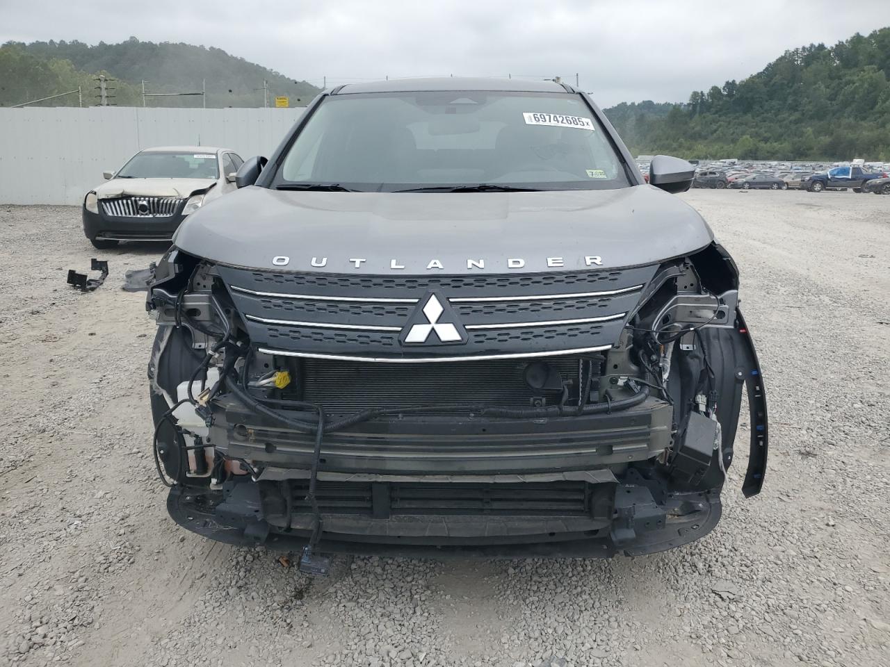 MITSUBISHI OUTLANDER SE