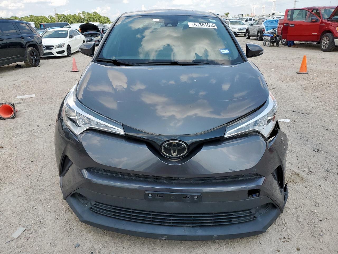 TOYOTA C-HR XLE