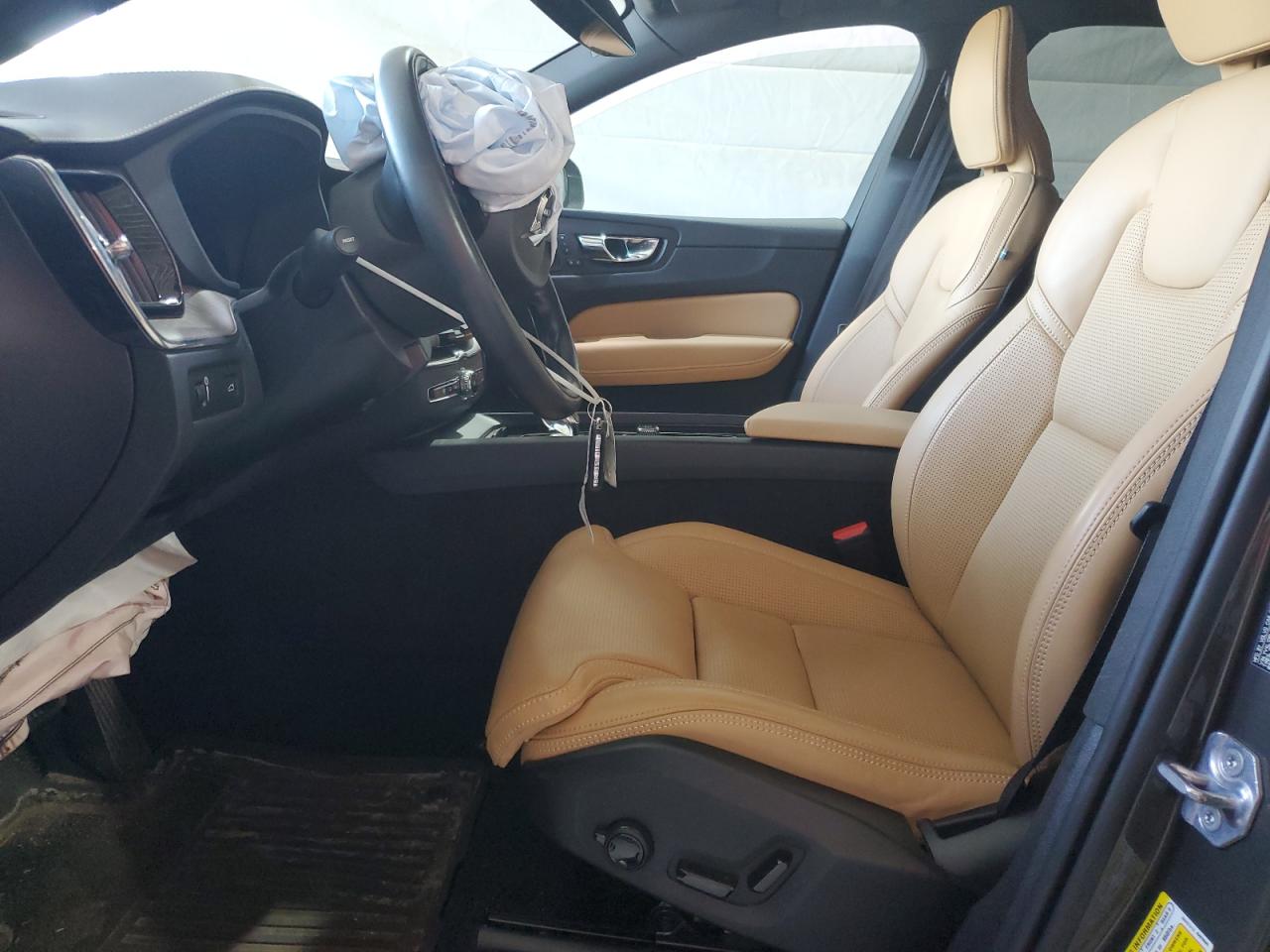 VOLVO XC60 B5 INSCRIPTION