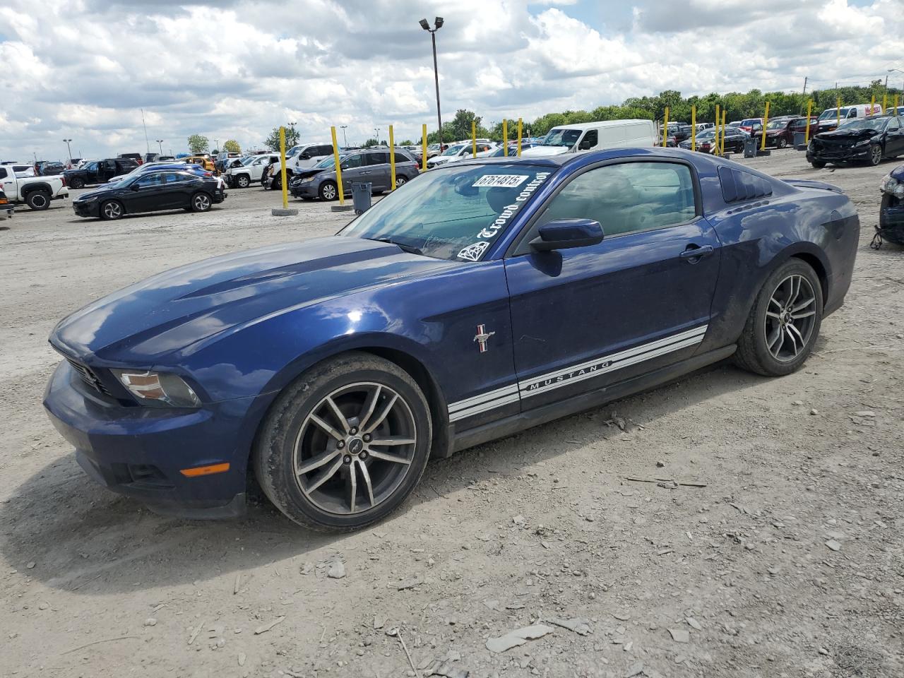 FORD MUSTANG
